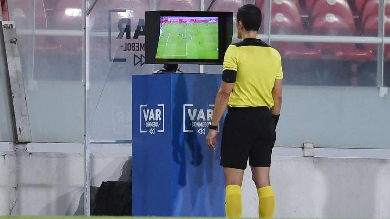 VAR, Copa Libertadores, Reuters