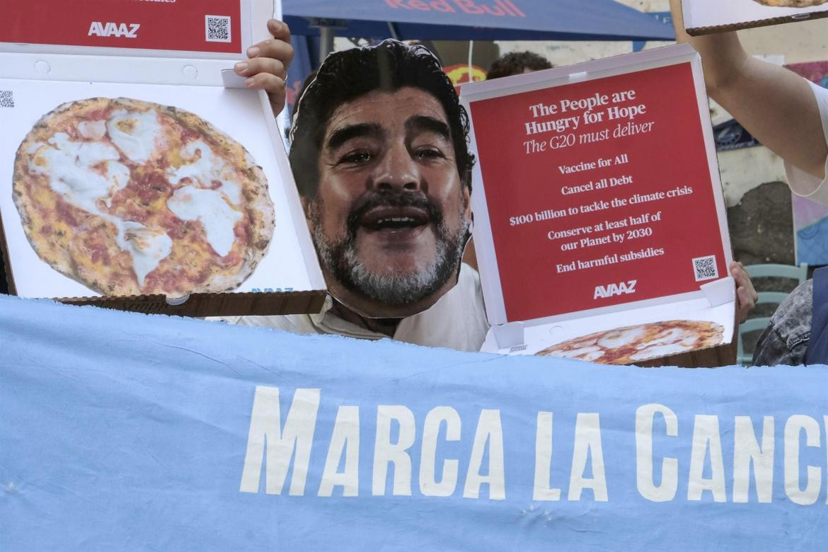 Protestas con máscaras de Maradona en el G20 en Nápoles, EFE