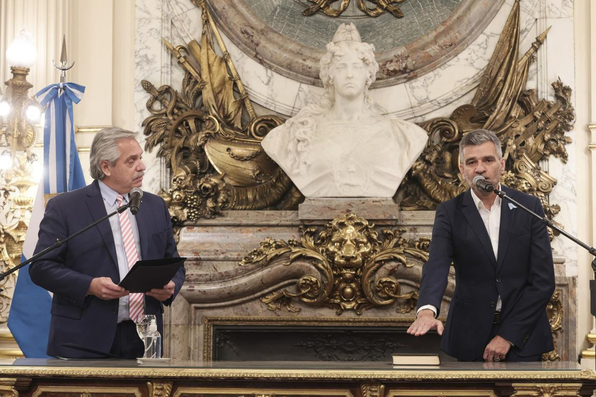Alberto Fernández toma juramento al nuevo ministro de Desarrollo Social, Juan Zabaleta, NA