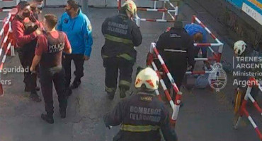 Milagro en Liniers: un hombre fue embestido por un tren y solo resultó con heridas leves