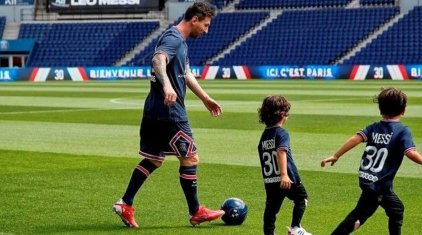 Lionel Messi y sus hijos, foto NA