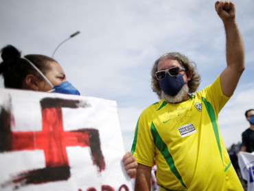 Brasil, en alerta máxima y dividido: masivas protestas contra Bolsonaro en Sao Paulo