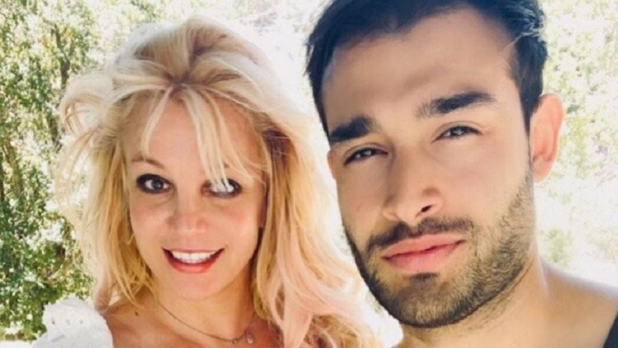 Britney Spears anunció su compromiso con Sam Asghari