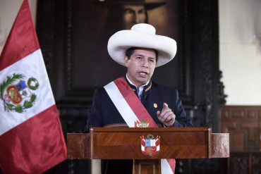 Crisis en Perú: Pedro Castillo aceptó la renuncia de su polémico primer ministro y de todo su gabinete