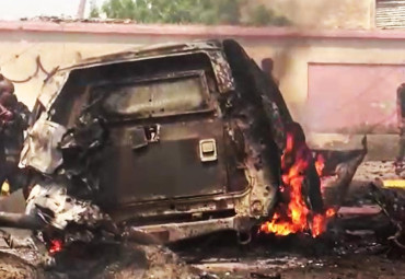 VIDEO: atentado en Yemen dejó seis muertos por explosión de coche bomba contra gobernador de Adén