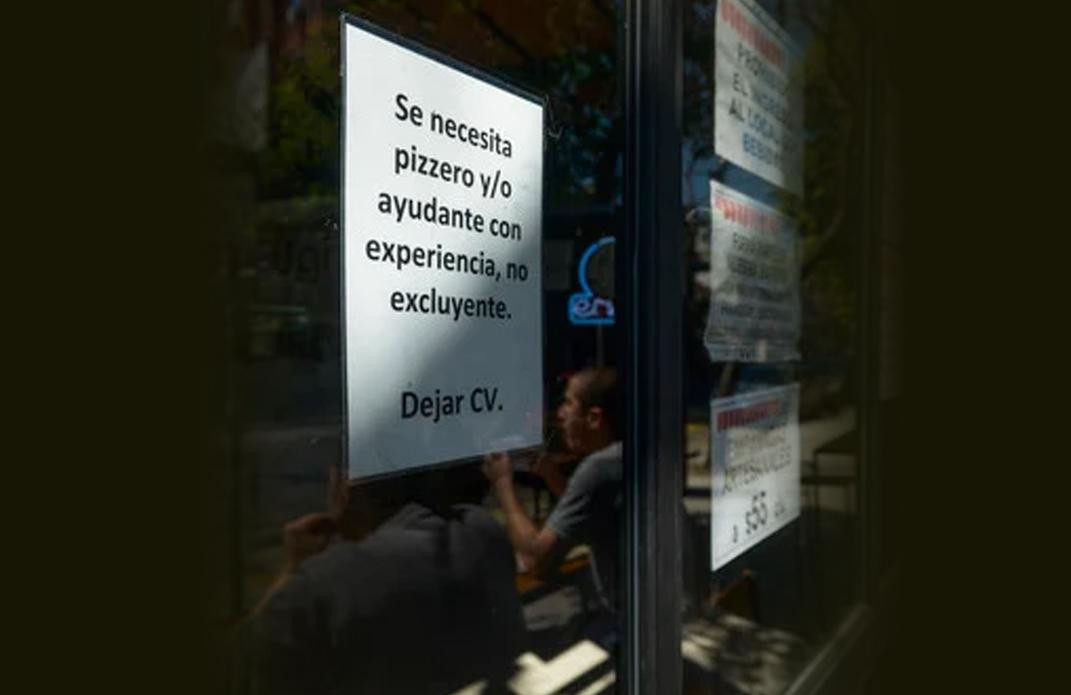 Falta de empleados en bares y restaurantes, Foto Andrés DElía, Clarín