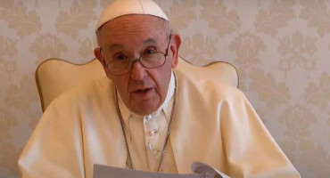El Papa Francisco apuntó firmemente contra las fake news sobre el coronavirus durante la pandemia
