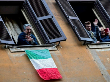 Italia registra rebrotes en las zona de protestas antivacunas
