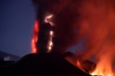 Alerta en España: el volcán de La Palma vuelve a rugir