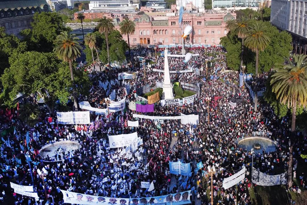 Marcha en Plaza de Mayo