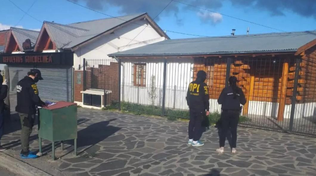 Mapuches, detención en Esquel, NA
