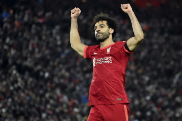 Salah, de penal, le dio la victoria a Liverpool ante Aston Villa