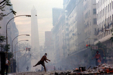 La foto que marcó la dramática historia del 20 de diciembre de 2001 en Argentina