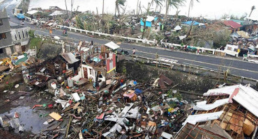 Devastador tifón en Filipinas deja casi 400 muertos y cientos de desaparecidos