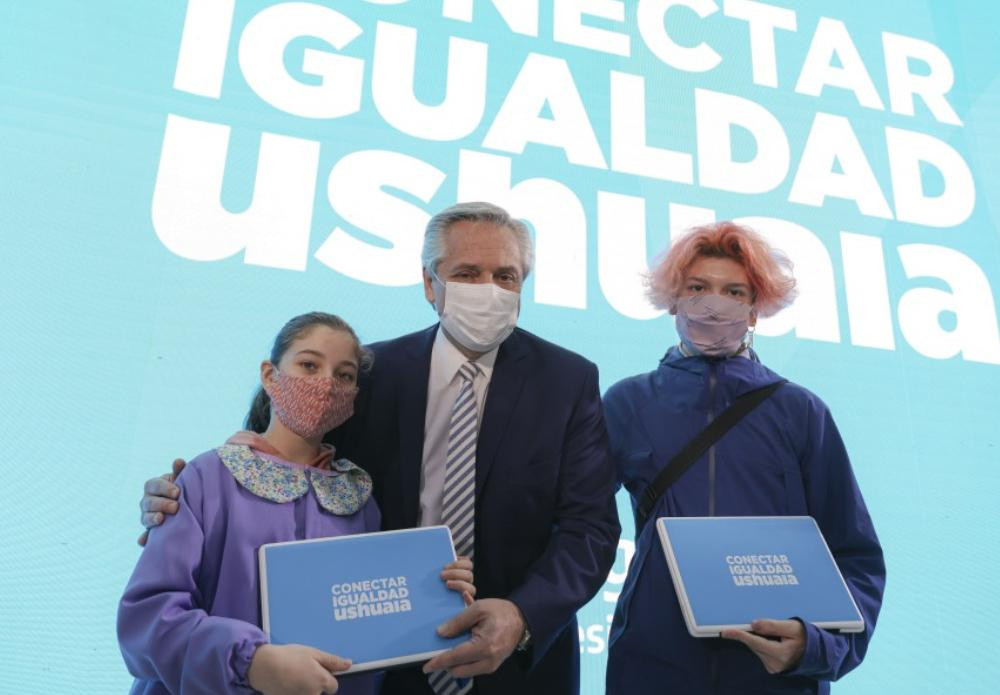 Alberto Fernández, presidente de Argentina, Plan Conectar Igualdad, NA