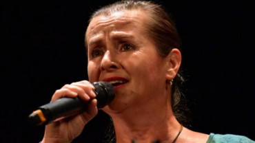 Murió de coronavirus una cantante checa tras contagiarse voluntariamente para obtener pase sanitario