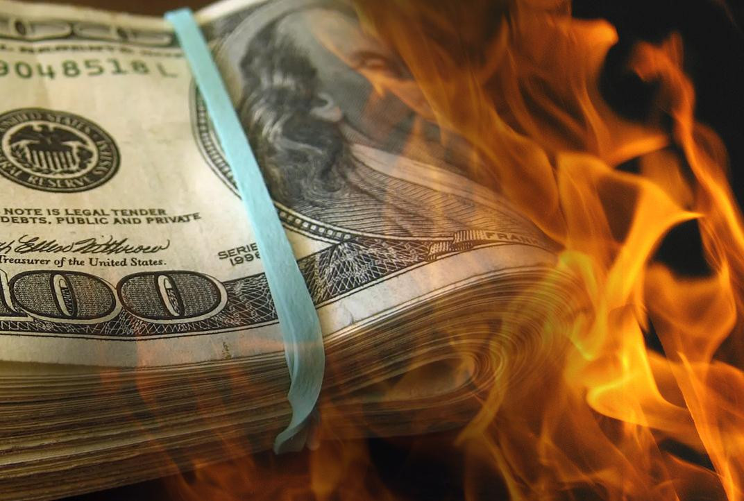 Dólar en llamas	