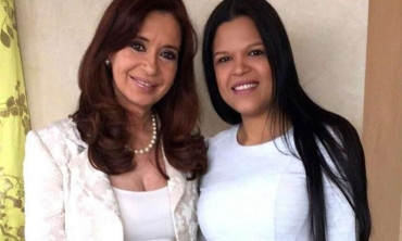Cristina Kirchner y su abrazo con la hija de Hugo Chávez: “Siempre es hermoso encontrarnos”