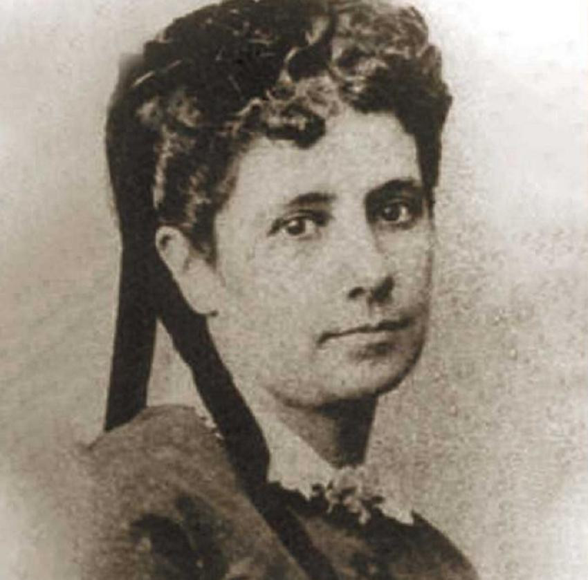 Aurelia Vélez Sársfield, historia