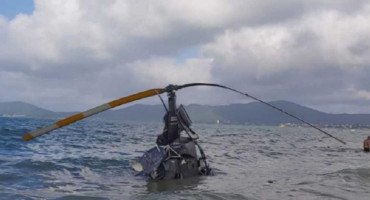 Video impactante: un helicóptero se estrelló frente a una playa en Miami, hubo dos hospitalizados