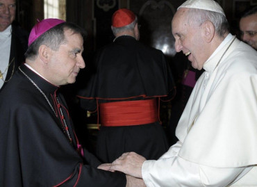 Exasesor del Papa Francisco manejó U$S 200 millones del Vaticano en el Credit Suisse por propiedades de lujo