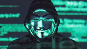 Anonymous cumplió su amenaza: publicó documentos hackeados del Banco de Rusia