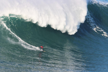 El argentino que surfea las mayores olas del mundo: la experiencia en Nazaré, el lugar más difícil y peligroso