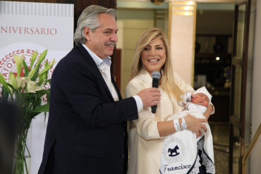Alberto Fernández y Fabiola Yañez presentaron a su hijo Francisco