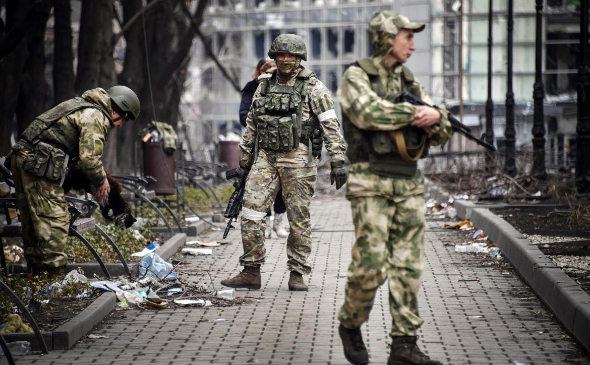 Militares rusos en Mariupol, ALEXANDER NEMENOV / AFP