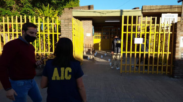 Una nota siniestra y 40 casquillos de bala: la amenaza a una escuela de Rosario 
