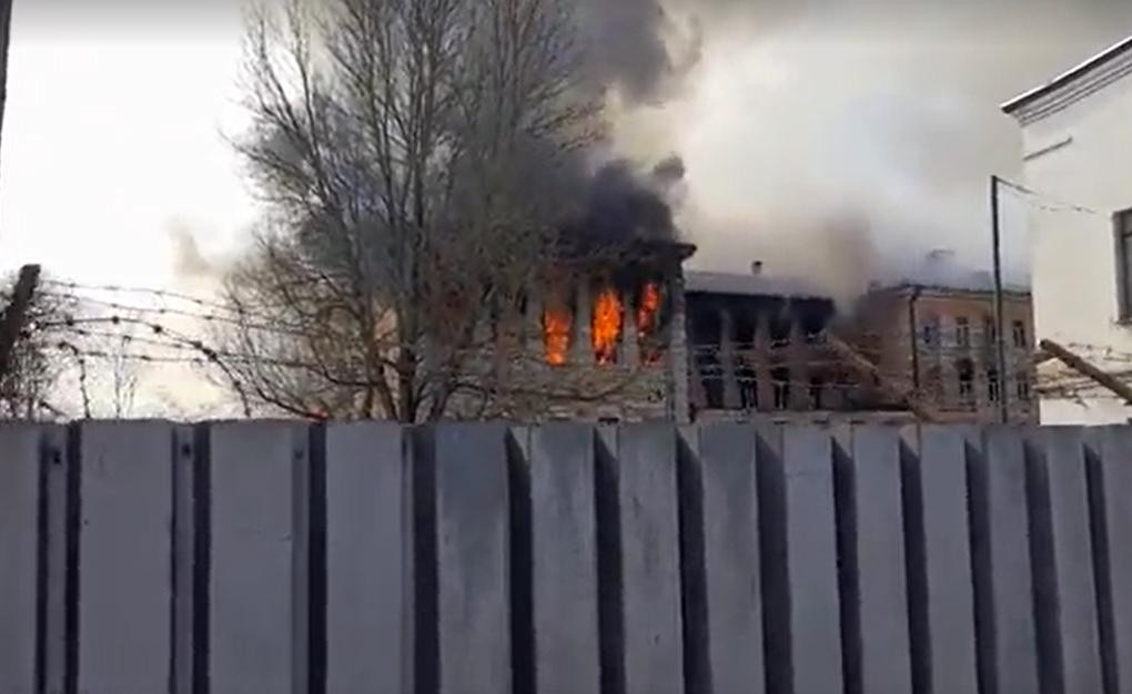 Incendio de un instituto militar en Rusia, foto captura video Reuters