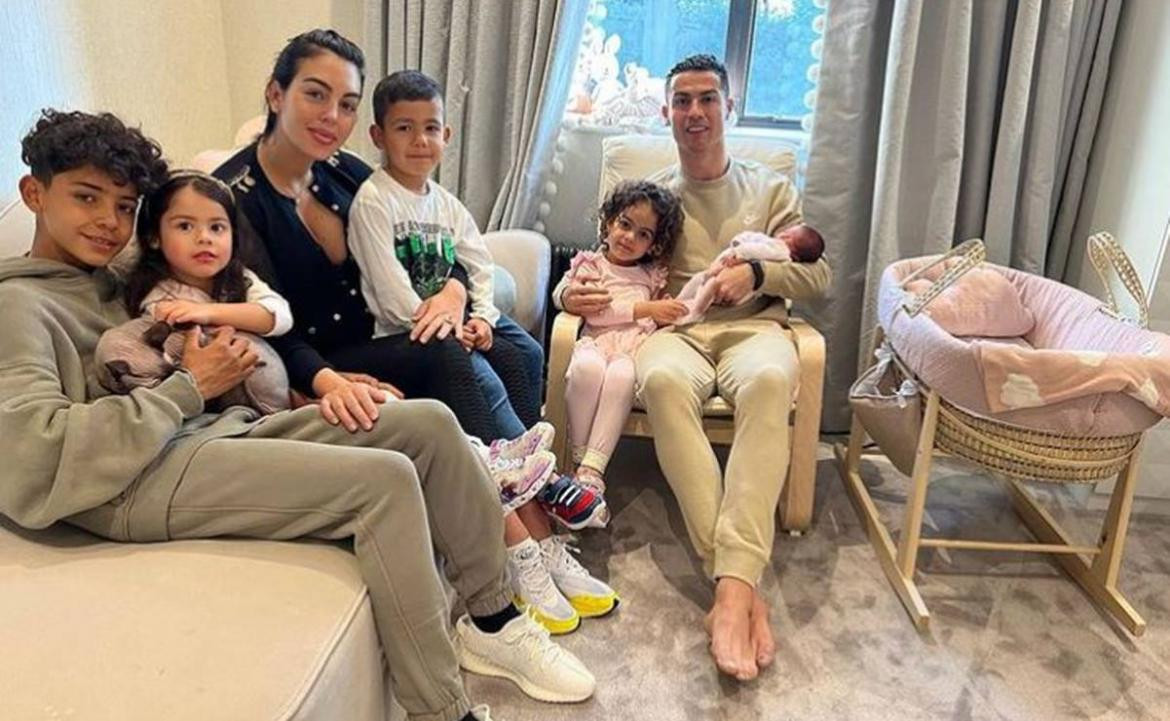 Cristiano Ronaldo junto a su familia, AGENCIA NA