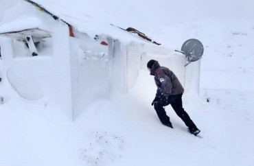Gendarmería rescató a gente varada por la nieve en Neuquén