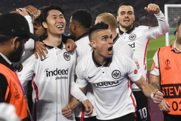 En duelo de ex River, el Eintracht Frankfurt de Borré venció al West Ham de Lanzini por la Europa League