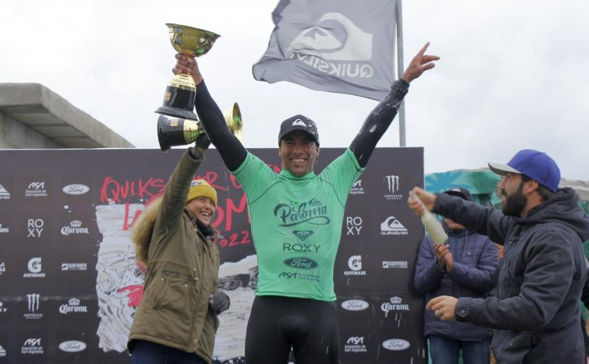Juan Cruz Ruggiero, campeón nacional de surf. Foto: NA.