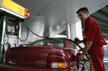 Otro golpe al bolsillo: Axion y Shell aumentaron 11% promedio los precios de las naftas y el gasoil
