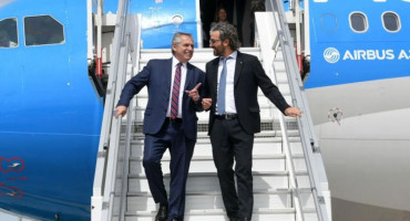 Alberto Fernández regresó al país tras una gira europea en la que pidió a líderes el fin de la guerra