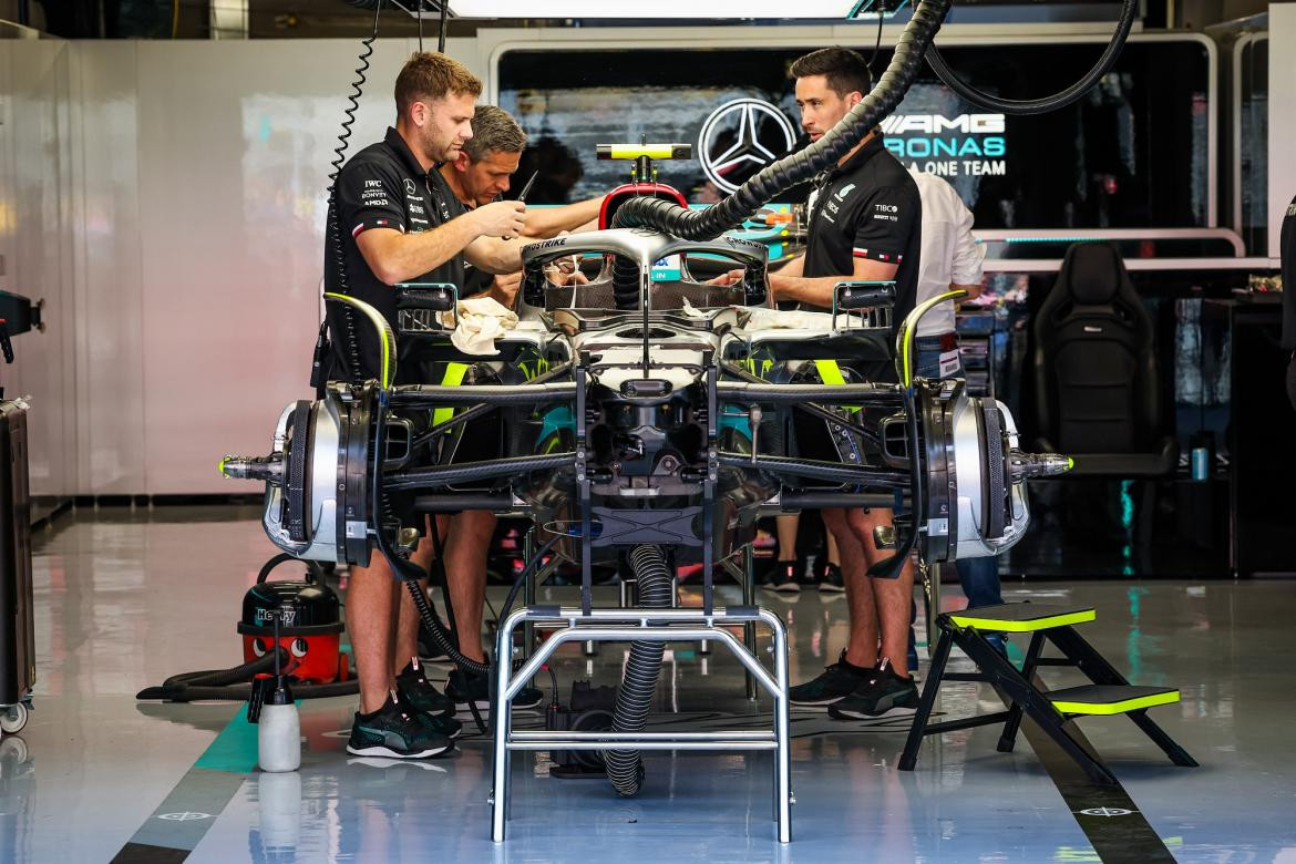 Fórmula 1, Mercedes, trabajo en boxes, Reuters