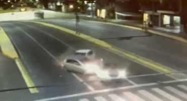 VIDEO: otra vez un conductor borracho protagonista de un violento choque en Avenida del Libertador
