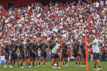 Furor por la Scaloneta: más de 10.000 personas en un entrenamiento de la Selección en Bilbao
