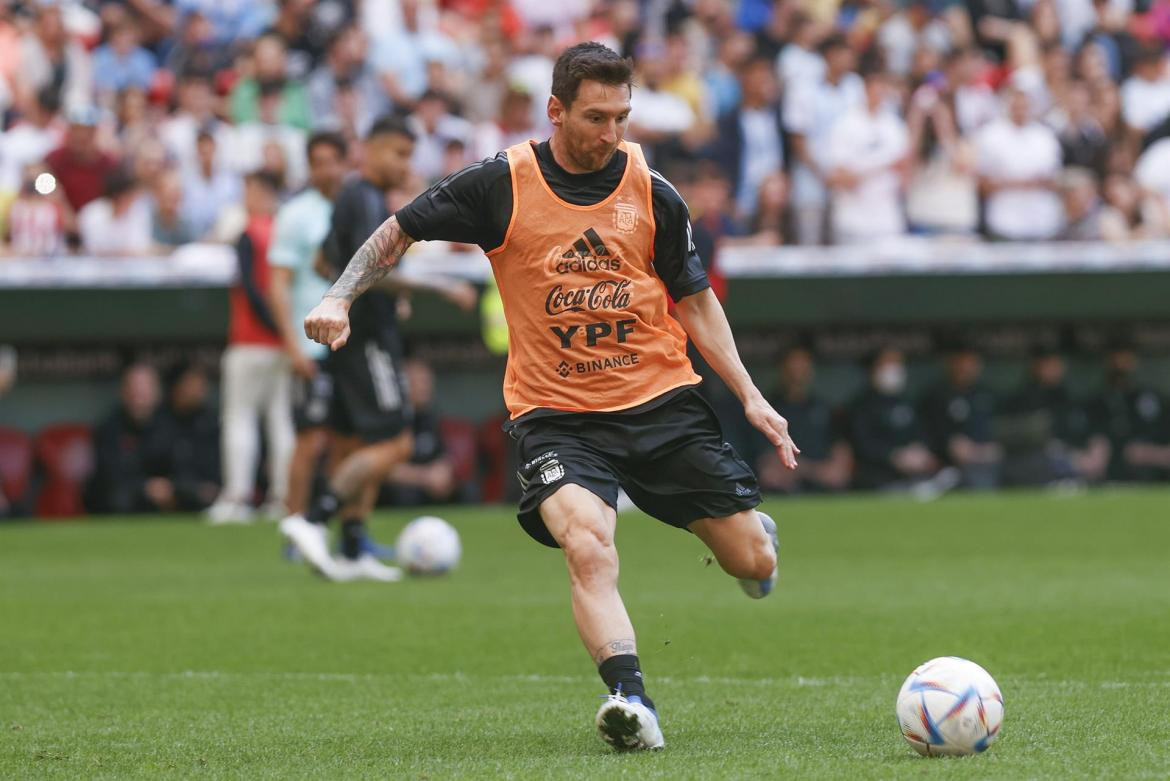 Lionel Messi, entrenamiento de la Selección Argentina en Bilbao. Foto: EFE.