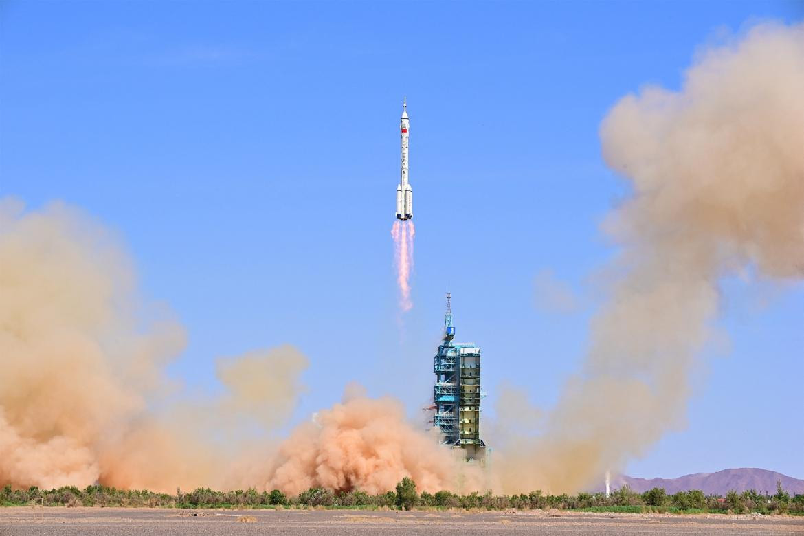 Lanzamiento de cohete chino, Foto Reuters