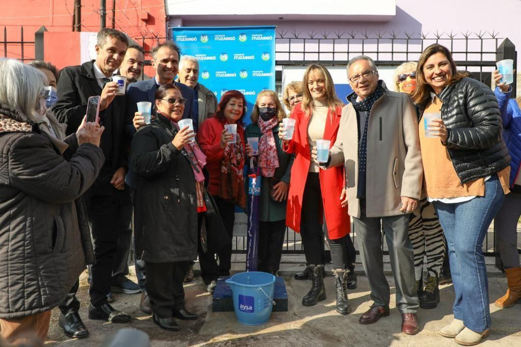 Galmarini, Katopodis, Cresto y Descalzo habilitaron red de agua potable en Ituzaingó	