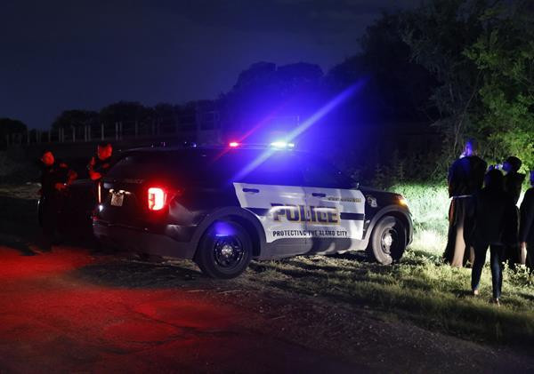Texas, encontraron a 50 migrantes muertos en un camión