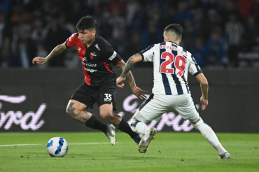 Talleres se lo empató sobre el final a Colón y dejó abierta la serie de Copa Libertadores 