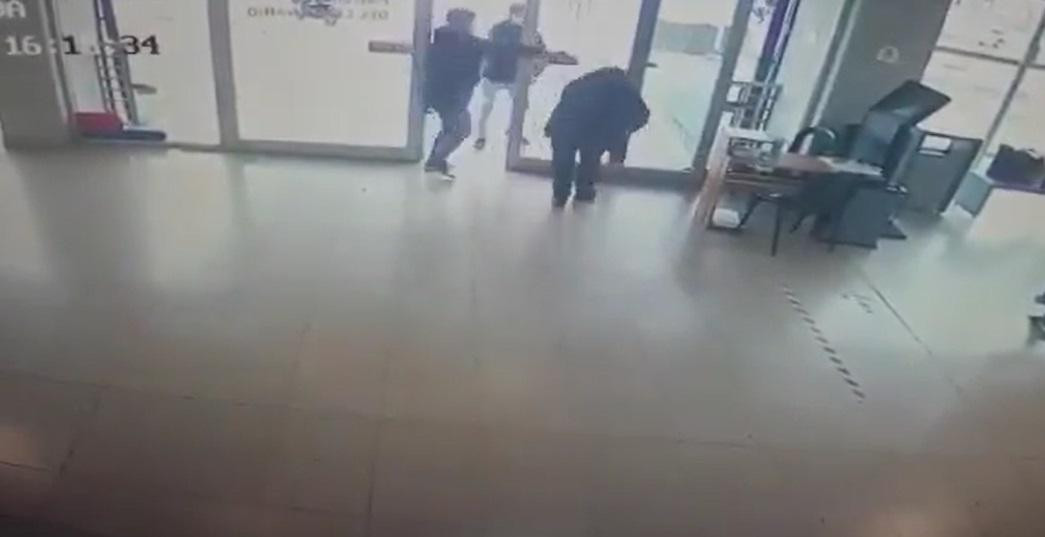 Ataque en hospital de Rosario, foto captura de video	