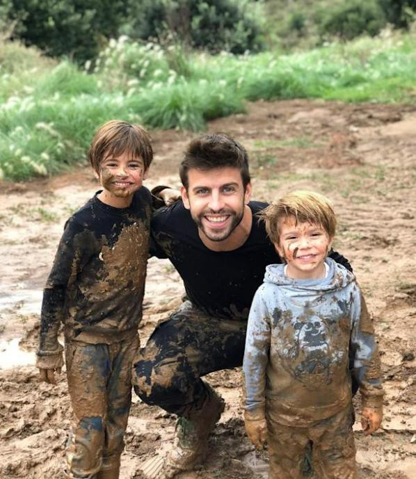 Gerard Piqué junto a sus hijos. Foto: redes sociales.