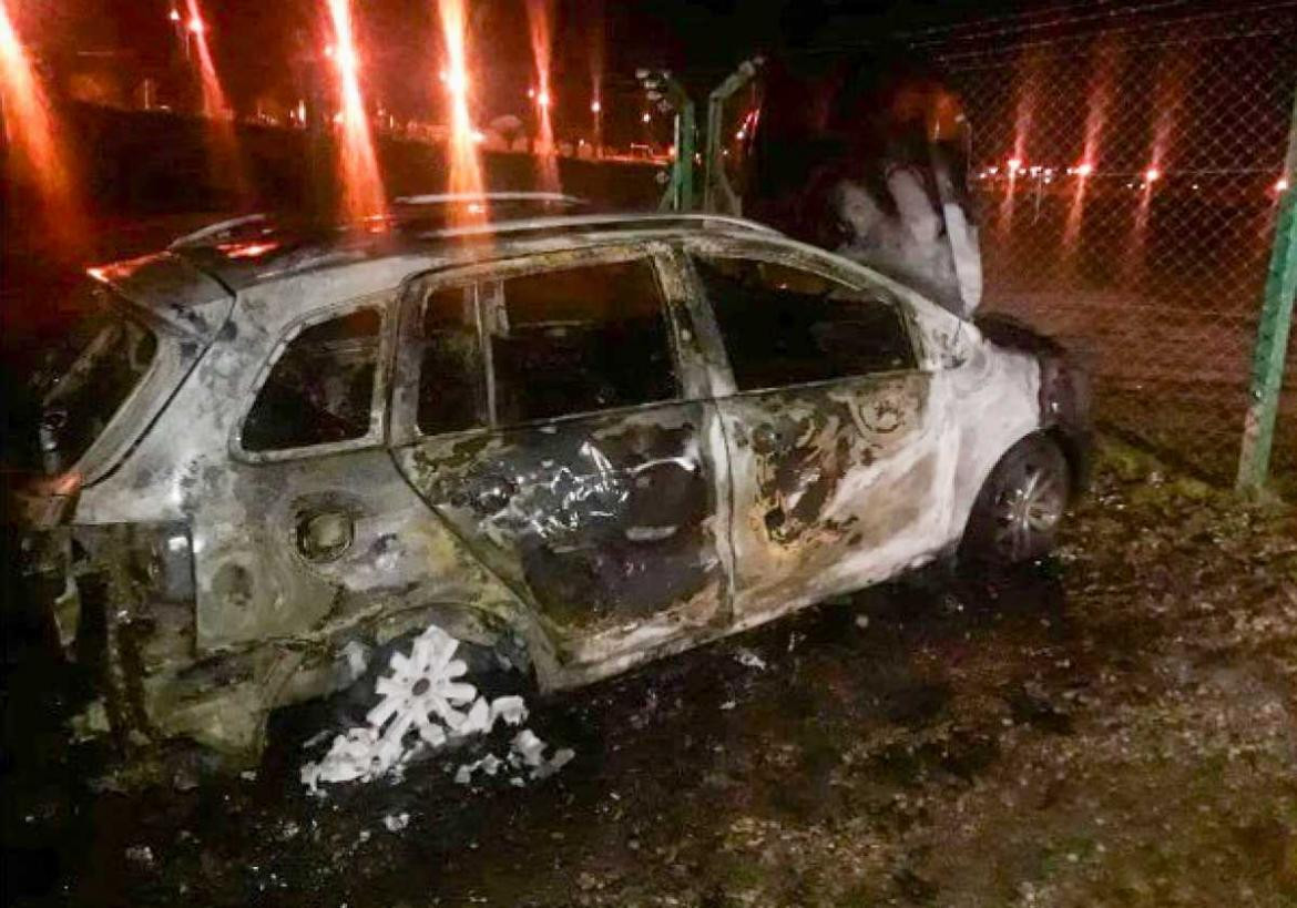 Incendiaron autos del platel de Aldosivi. Foto: NA