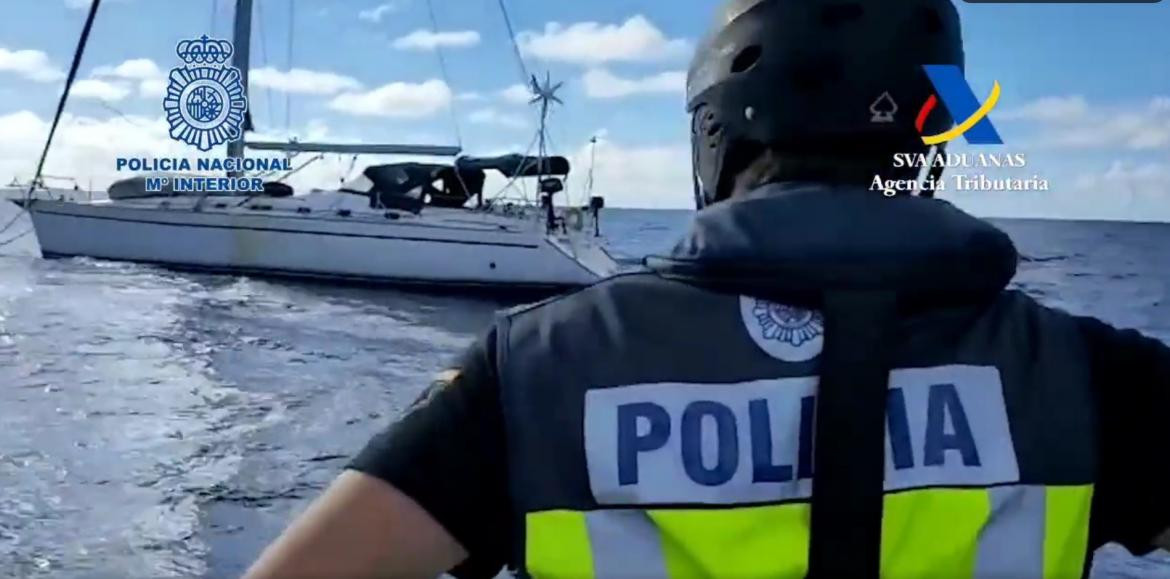 Narcovelero interceptado. Captura de video Policía española. 