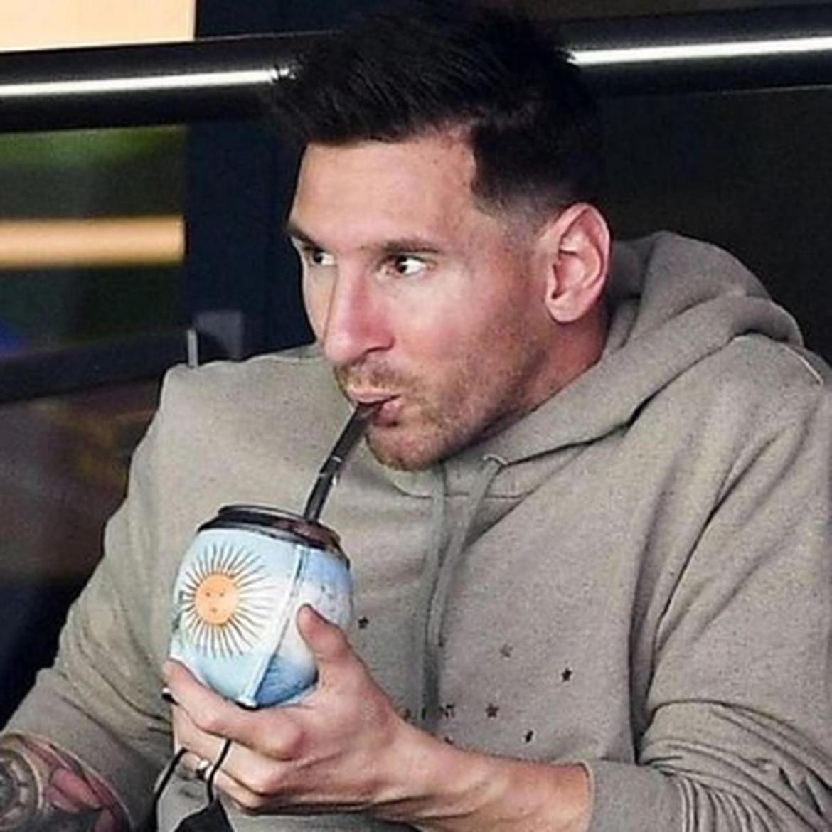 Messi tomando mate. Foto: depor